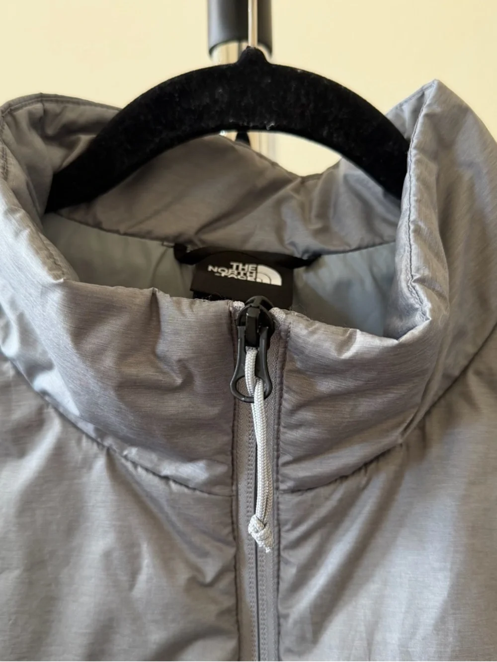 The North Face Men's Light Gray Quilted Puffer Jacket - Picture 3 of 7